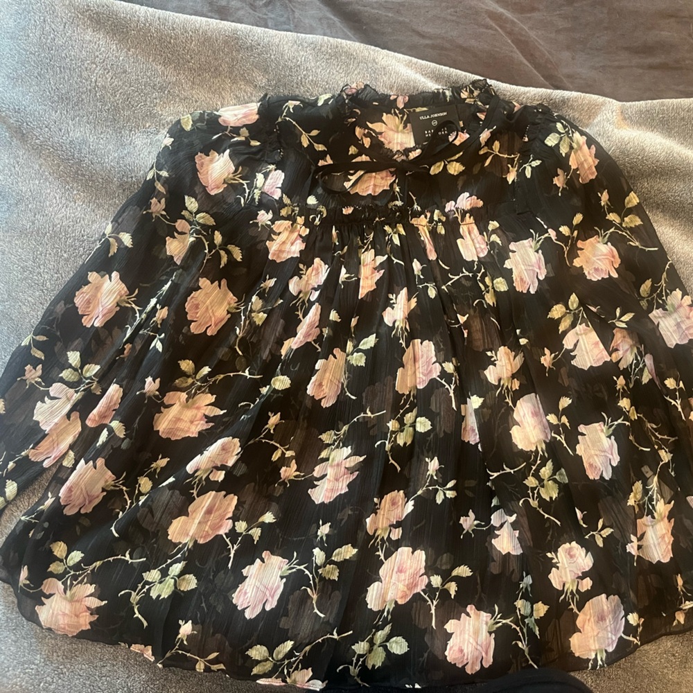Ulla Johnson x Barney’s Petunia silk blouse - Picture 3 of 7